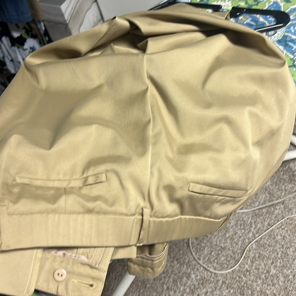 Beautiful Talbots khaki trousers - Picture 5 of 9